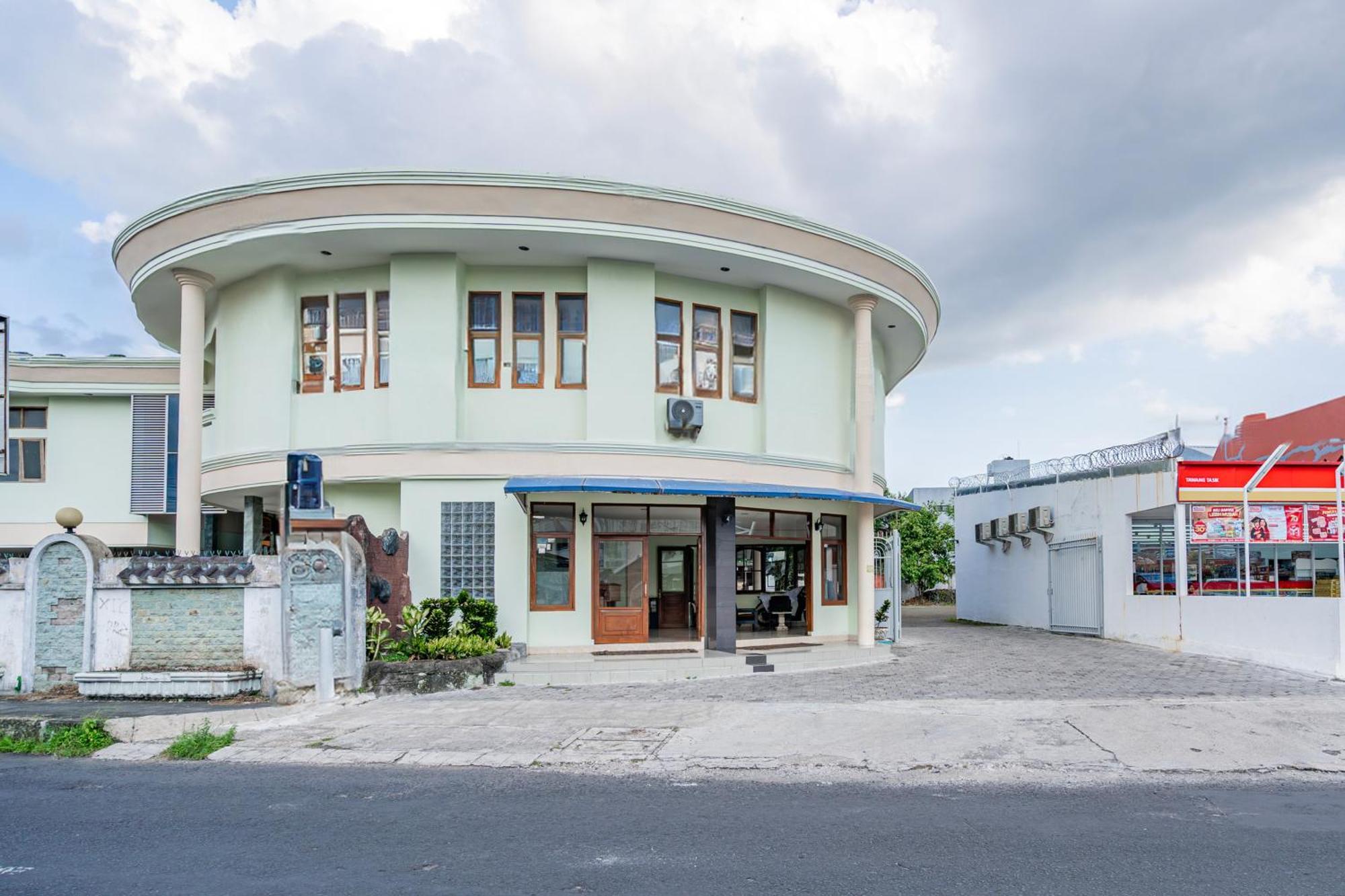 Collection O Tasikmalaya Near Stadium Wiradadaha Formerly Hotel Abadi Eksteriør bilde